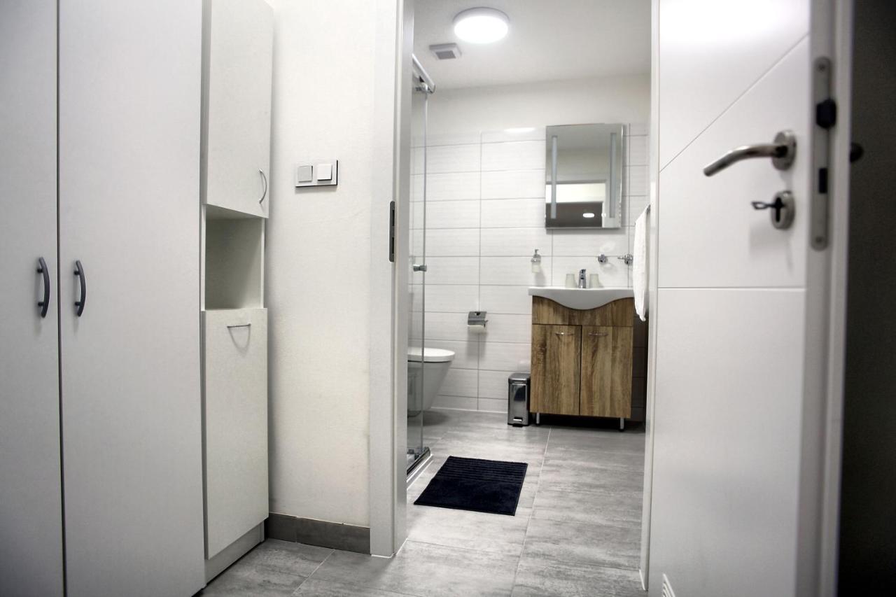 Hotel Kotva Хренско Экстерьер фото