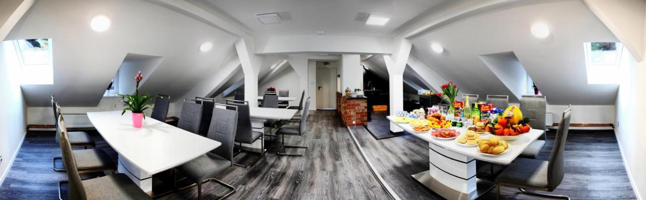 Hotel Kotva Хренско Экстерьер фото